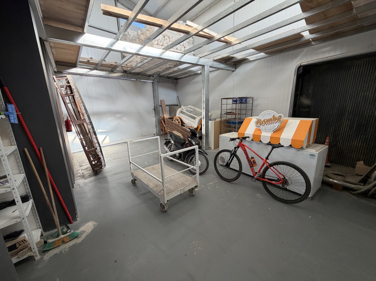 GALPON 270 M² SOBRE AV. TIERRA DEL FUEGO