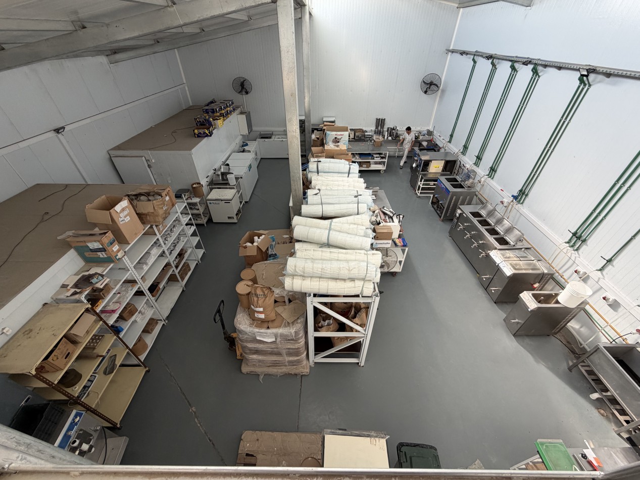 GALPON 270 M² SOBRE AV. TIERRA DEL FUEGO