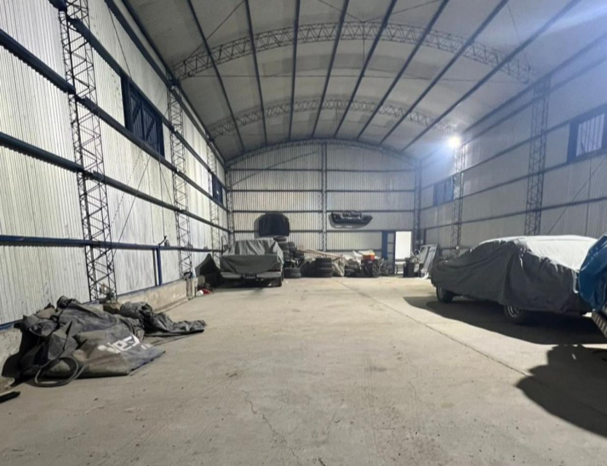 GALPON 200 M² EN LA ALHAMBRA, IDEAL PARA DEPOSITO