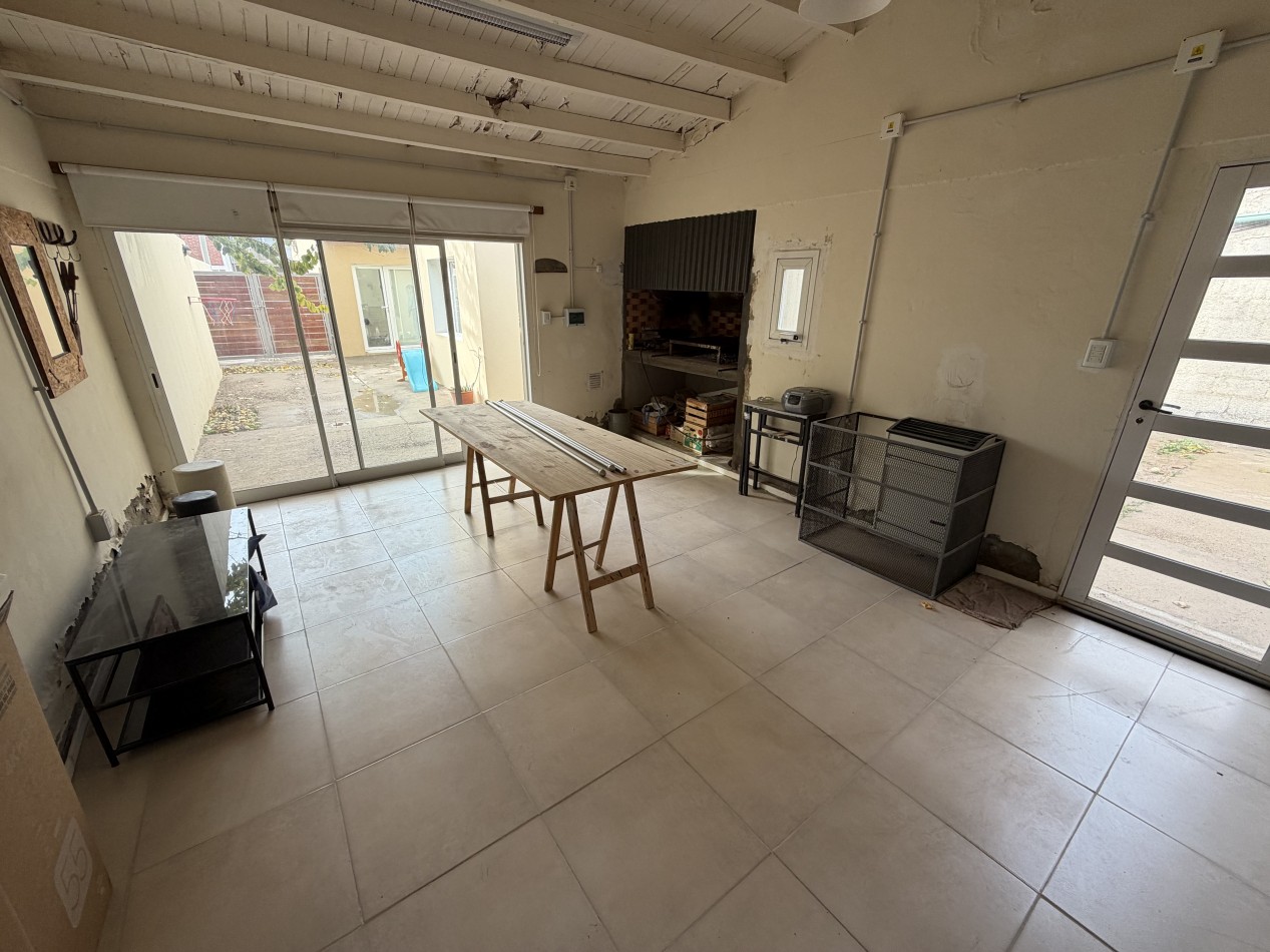CASA 2 DORMITORIOS CON PATIO Y QUNCHO