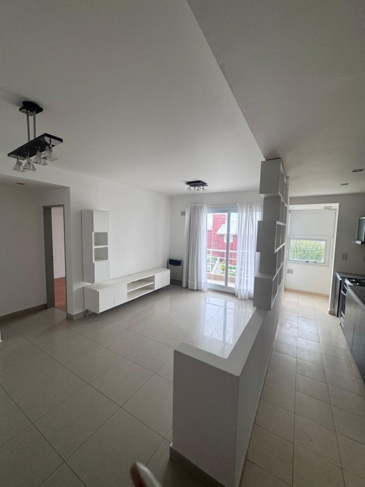 DEPTO 1 DORMITORIO CON COCHERA, QUINCHO Y PISCINA