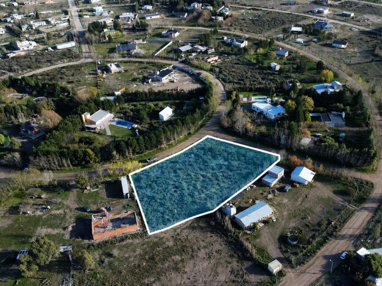 TERRENO 2500 M² EN ESQUINA CON SERVICIOS