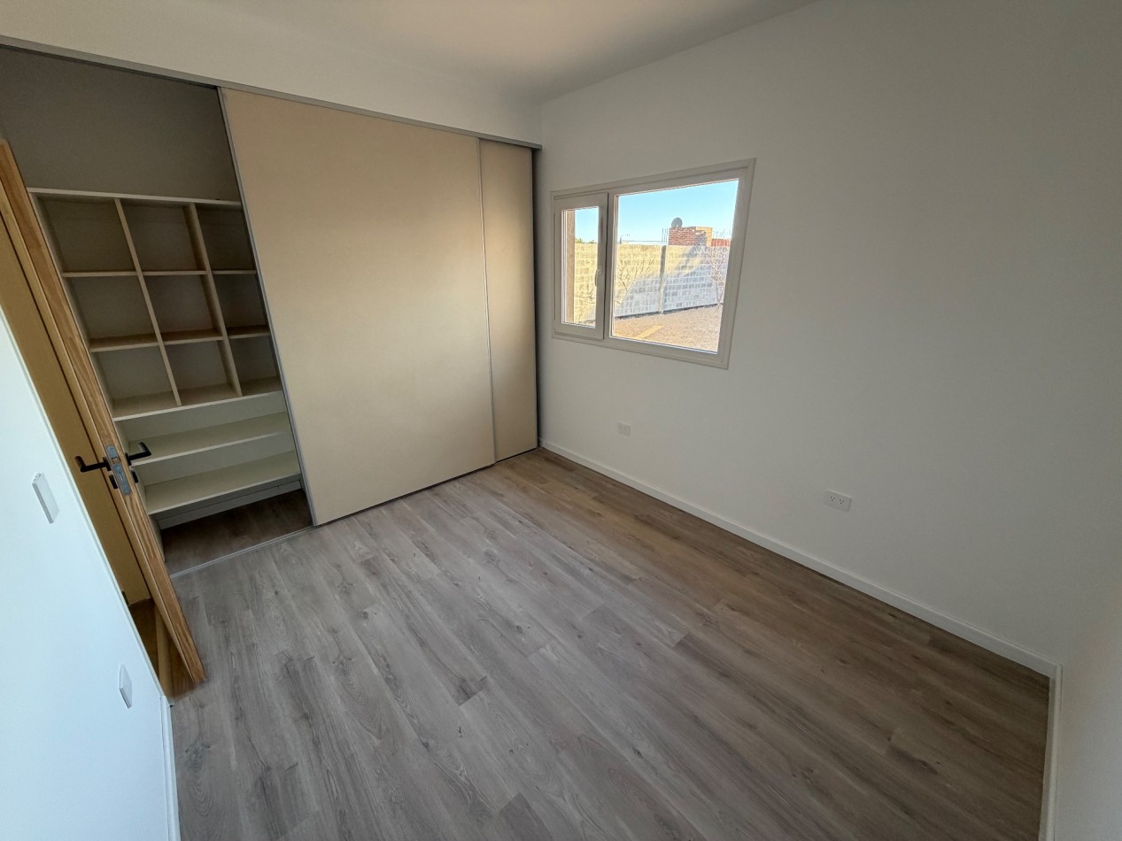 CASA DE 2 DORMITORIOS A ESTRENAR 