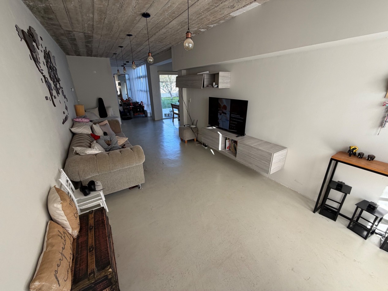 CASA 3 DORMITORIOS CON PILETA EN ZONA SUR 