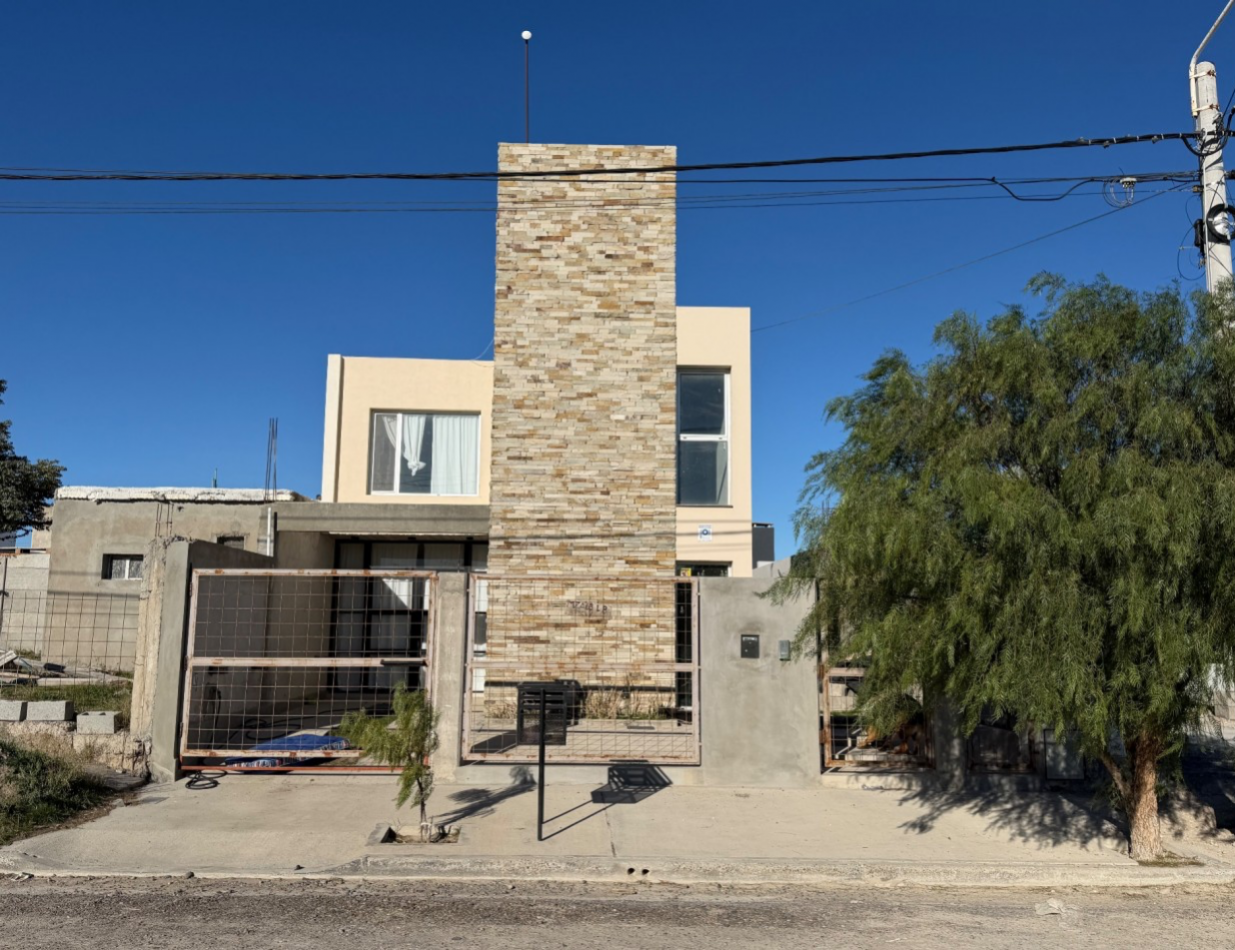 CASA 3 DORMITORIOS CON PILETA EN ZONA SUR 