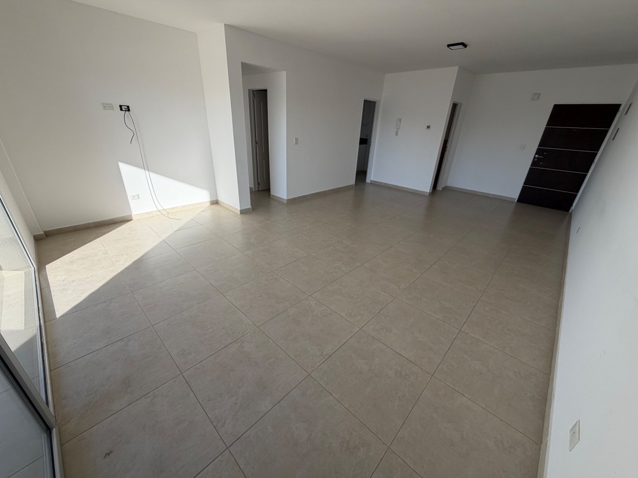 DEPARTAMENTO DE 2 DORMITORIOS CON COCHERA 