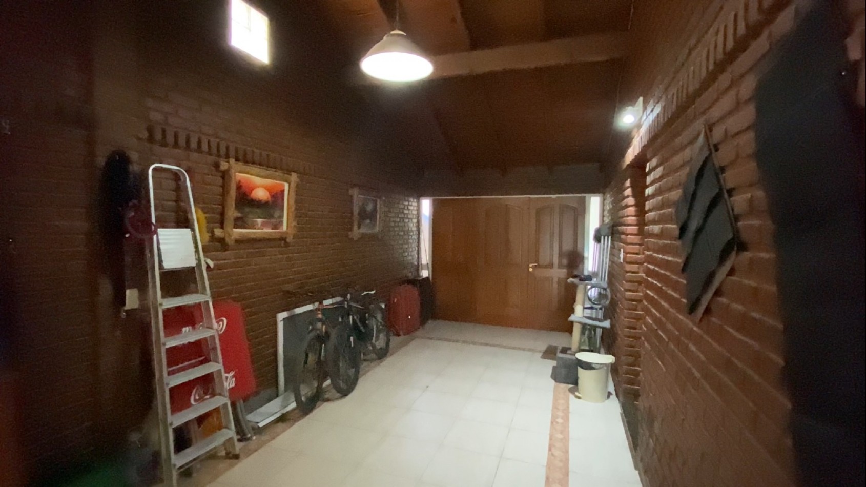 CASA 4 DORMITORIOS CON PISCINA CUBIERTA Y COCHERA 
