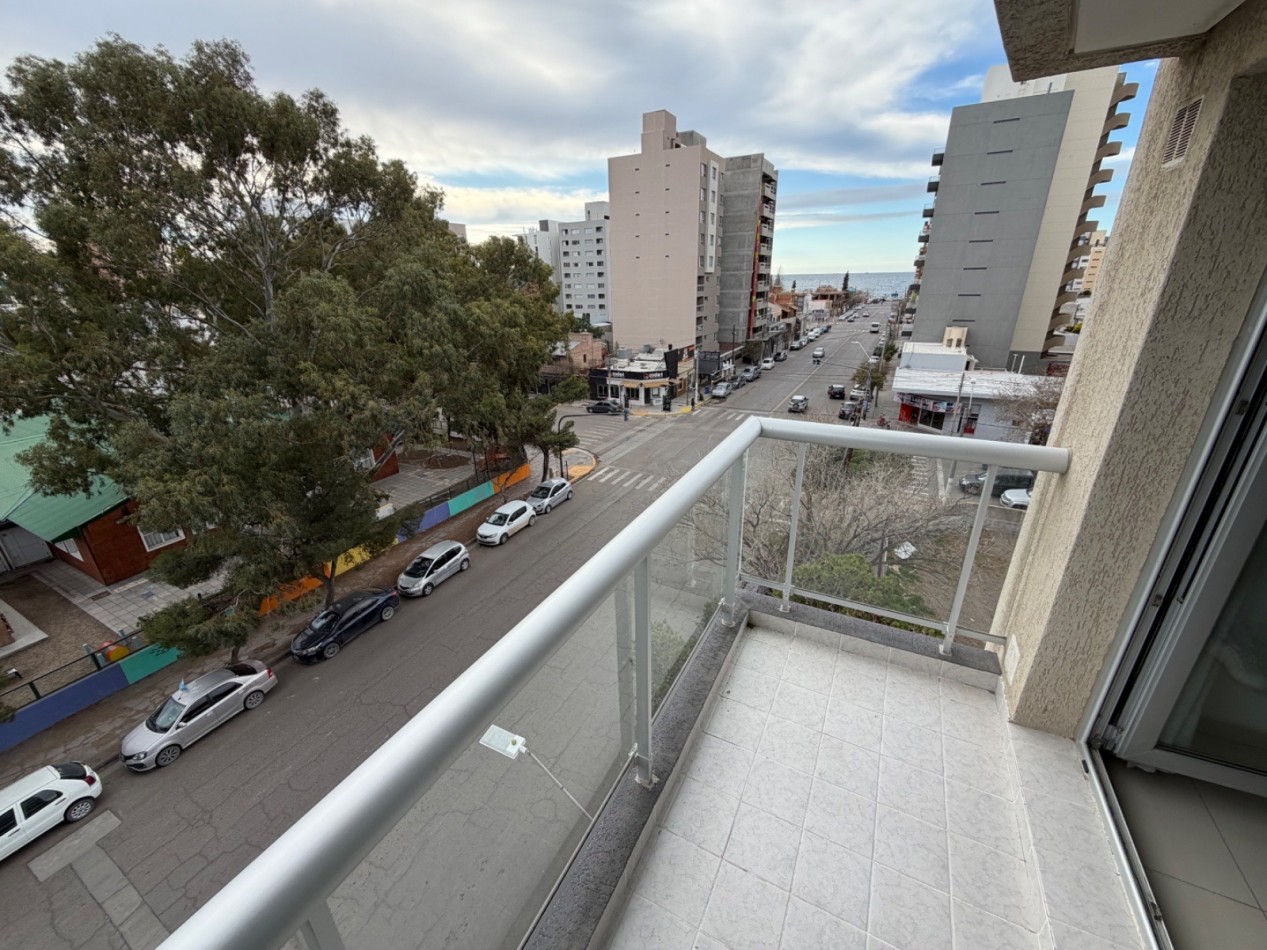 DEPARTAMENTO DE 2 DORMITORIOS CON COCHERA A METROS DEL MAR