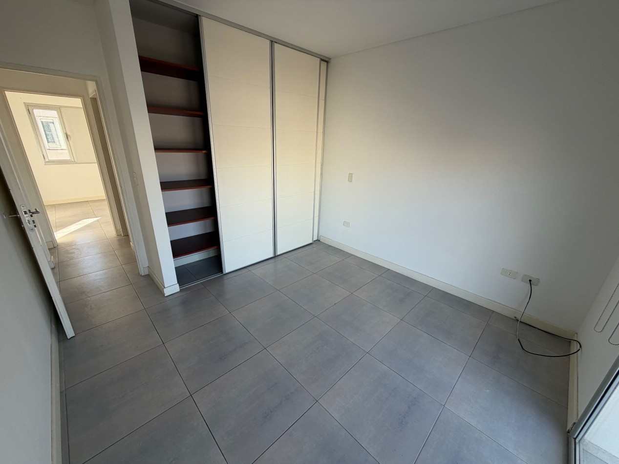 DEPARTAMENTO 2 DORMITORIOS CON COCHERA EN BARRIO SUR