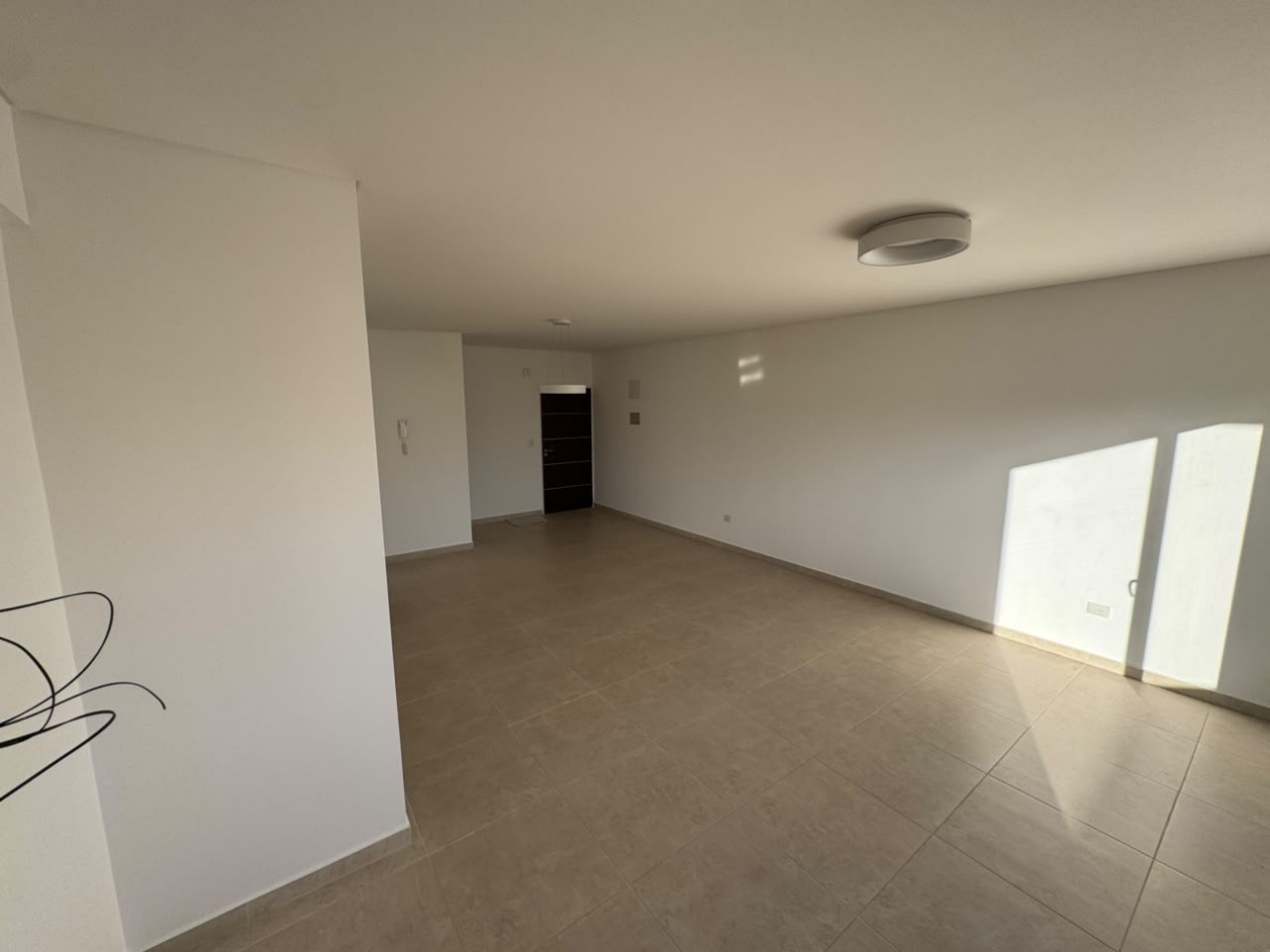 EXCELENTE DEPTO 2 DORMITORIOS CON COCHERA Y EXCLUSIVA TERRAZA