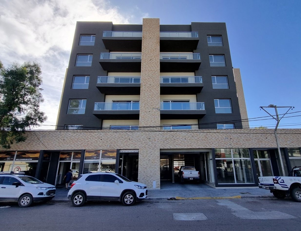 EXCELENTE DEPTO 2 DORMITORIOS CON COCHERA Y EXCLUSIVA TERRAZA