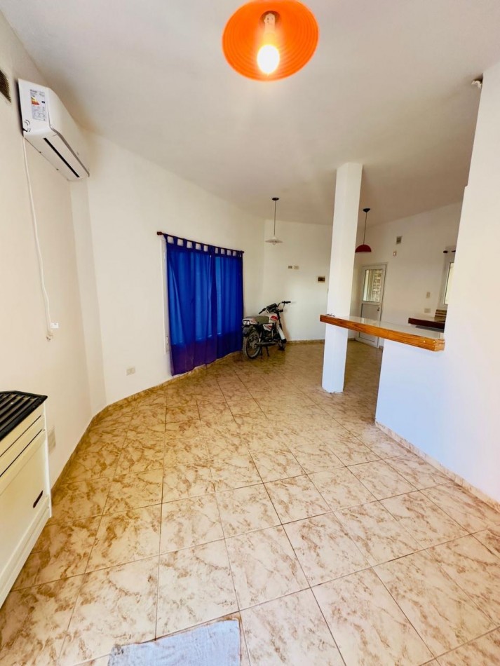 CASA 2 DORMITORIOS CON AMPLIO PATIO