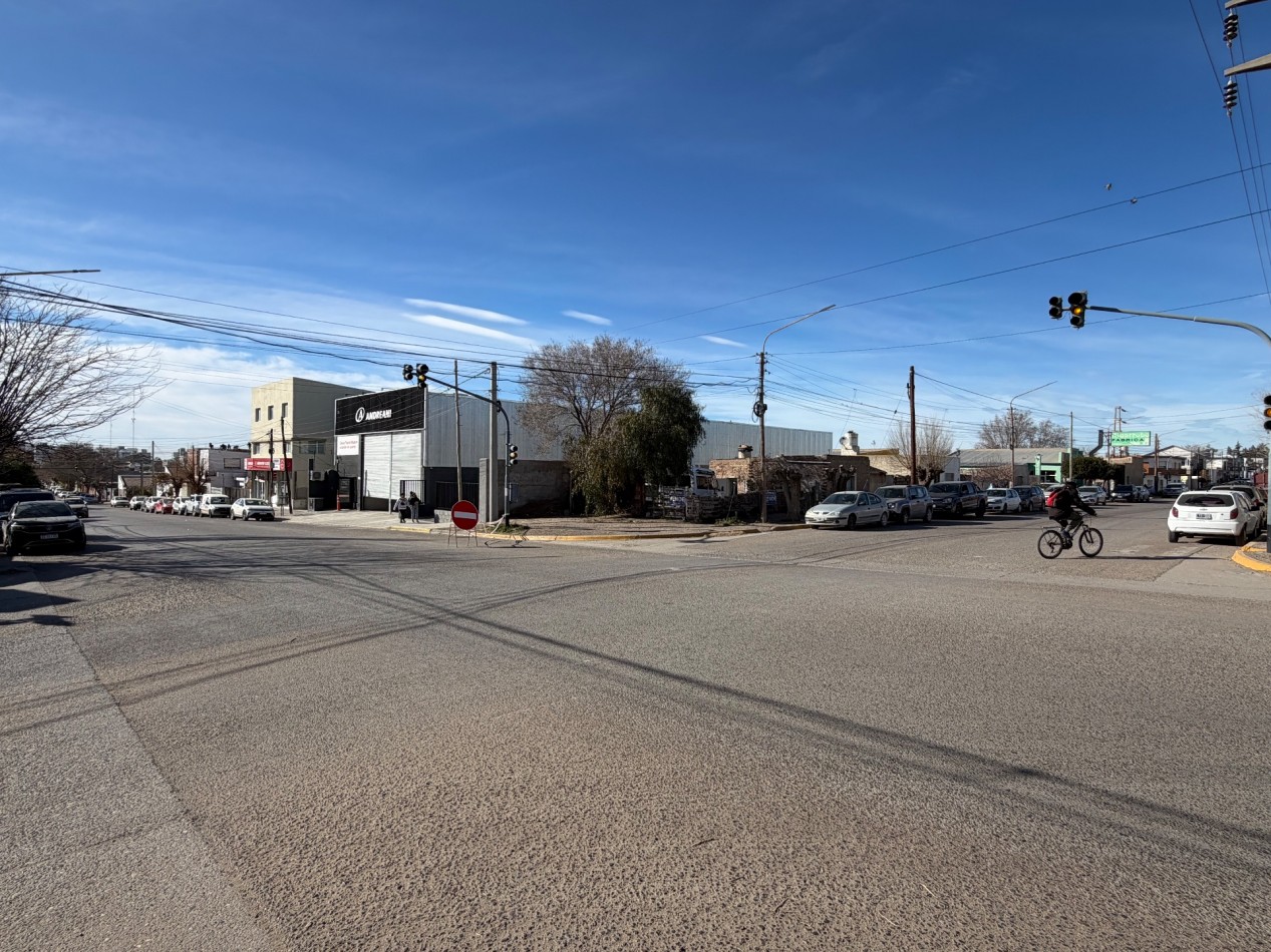 TERRENO EN ESQUINA Y ZONA COMERCIAL CON GRAN POTENCIAL 