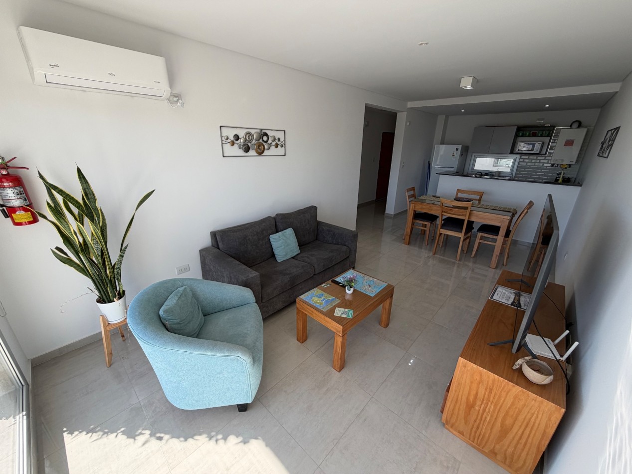 DEPARTAMENTO DE 2 DORMITORIOS CON COCHERA A METROS DEL MAR