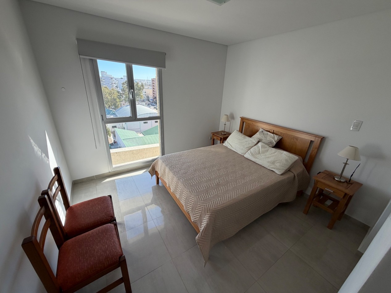 DEPARTAMENTO DE 2 DORMITORIOS CON COCHERA A METROS DEL MAR