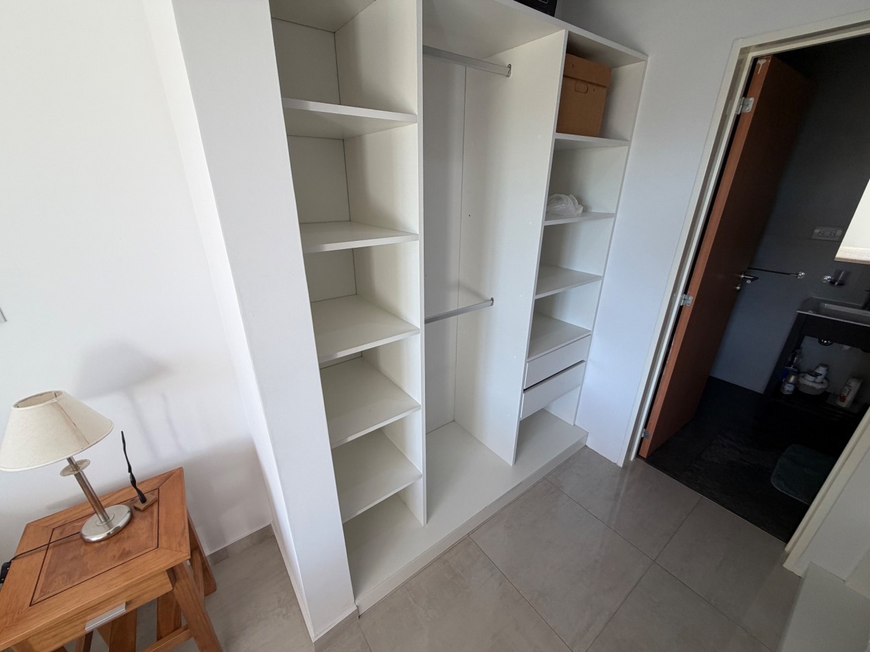DEPARTAMENTO DE 2 DORMITORIOS CON COCHERA A METROS DEL MAR