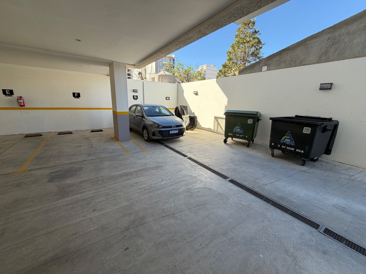DEPARTAMENTO DE 2 DORMITORIOS CON COCHERA A METROS DEL MAR