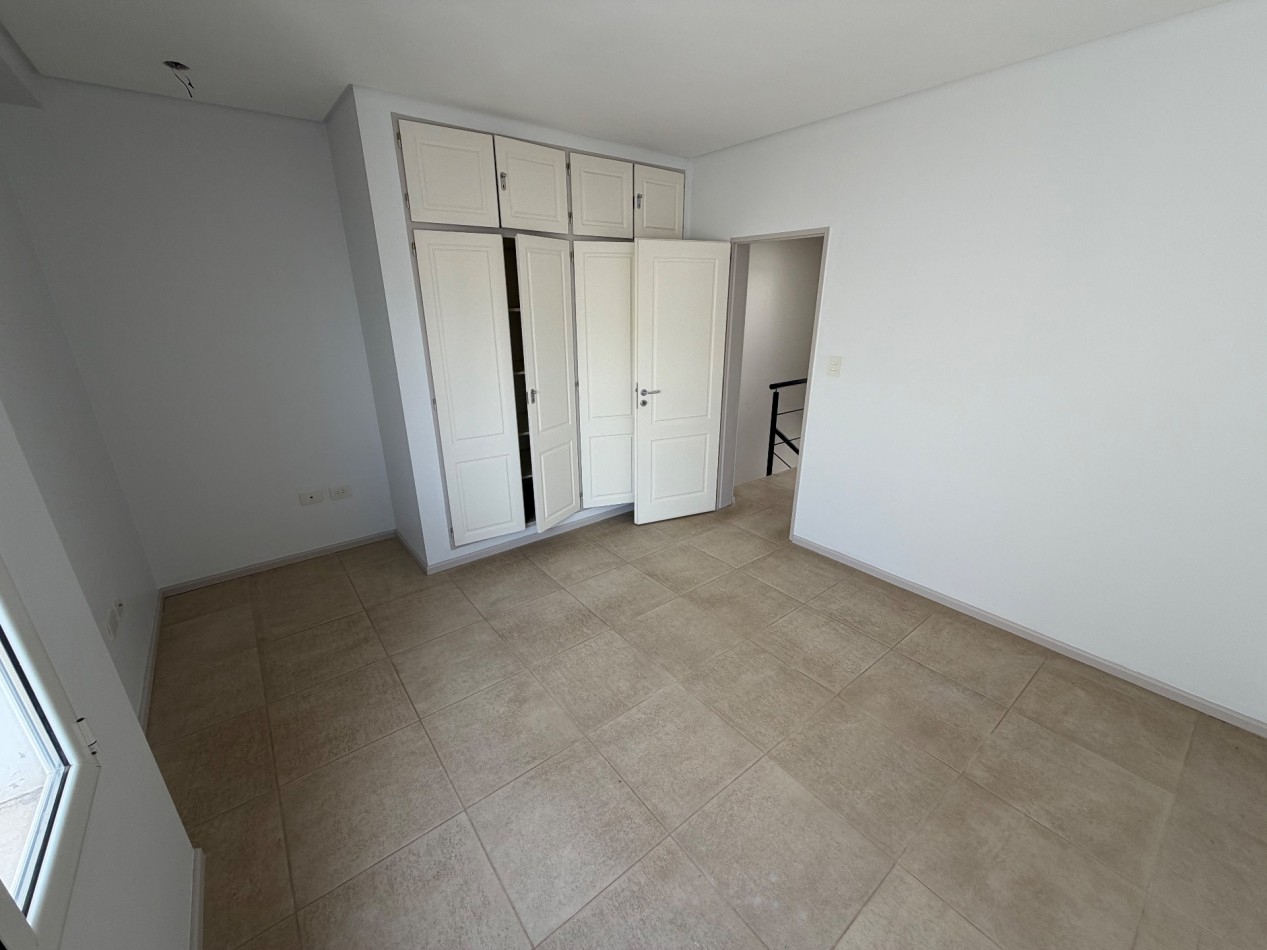 DUPLEX 2 DORMITORIOS CON PATIO EN EXCELENTE UBICACION 