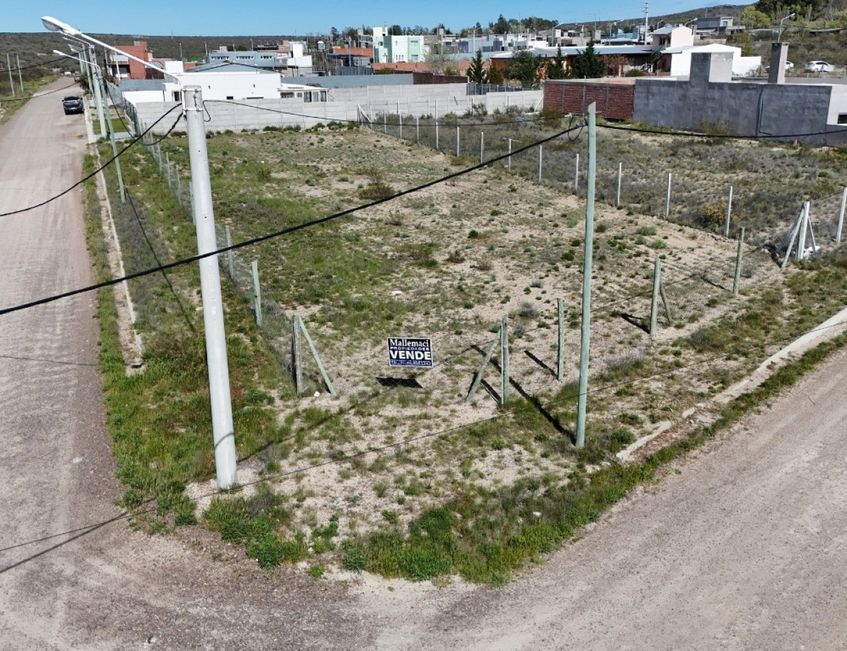 ESPECTACULAR TERRENO DE 981 M² EN ESQUINA 