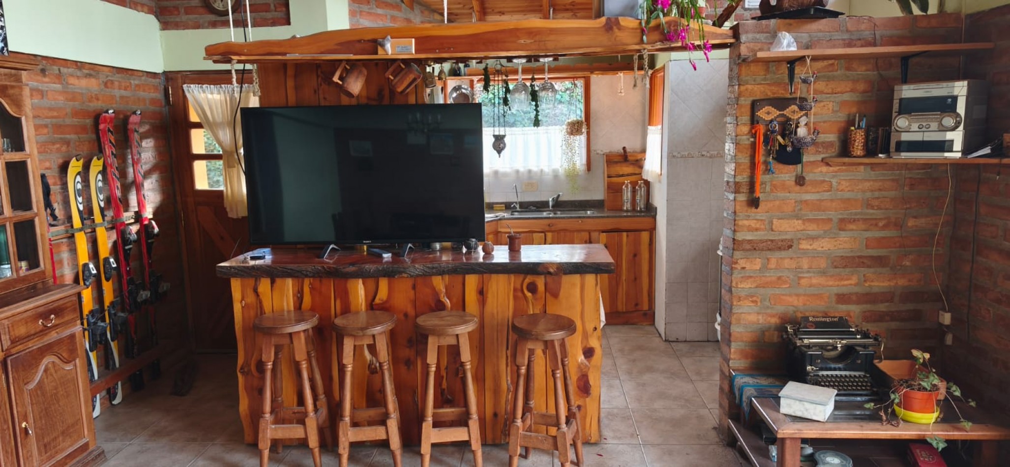 CASA 3/4 DORMITORIOS EN ESQUEL 