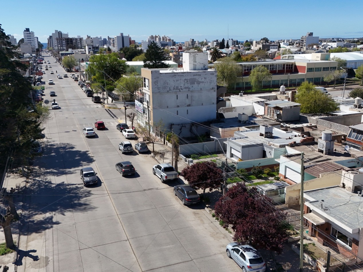 TERRENO 10X25 SOBRE AV. GALES