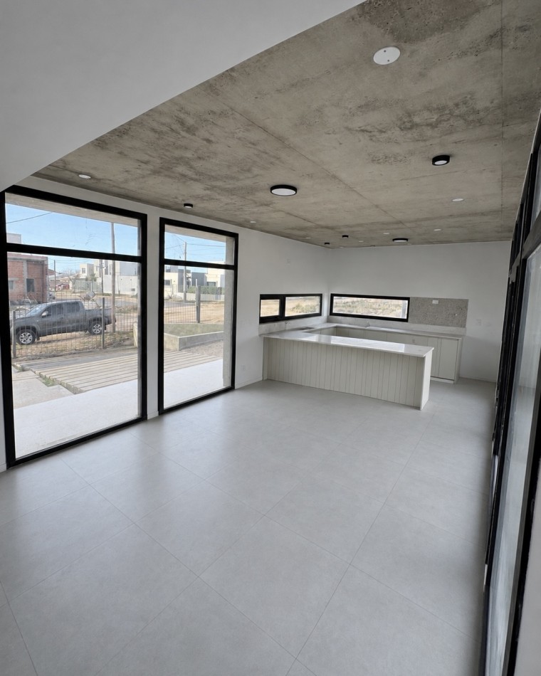 CASA DE DOS DORMITORIOS A ESTRENAR