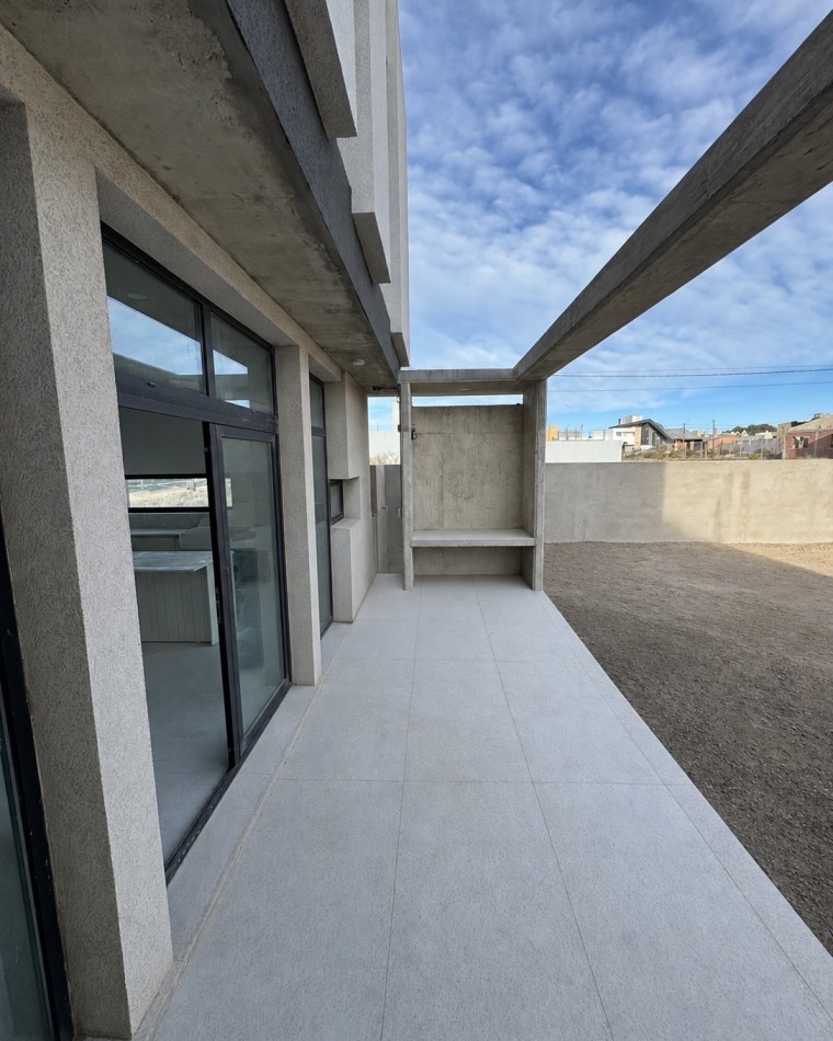 CASA DE DOS DORMITORIOS A ESTRENAR