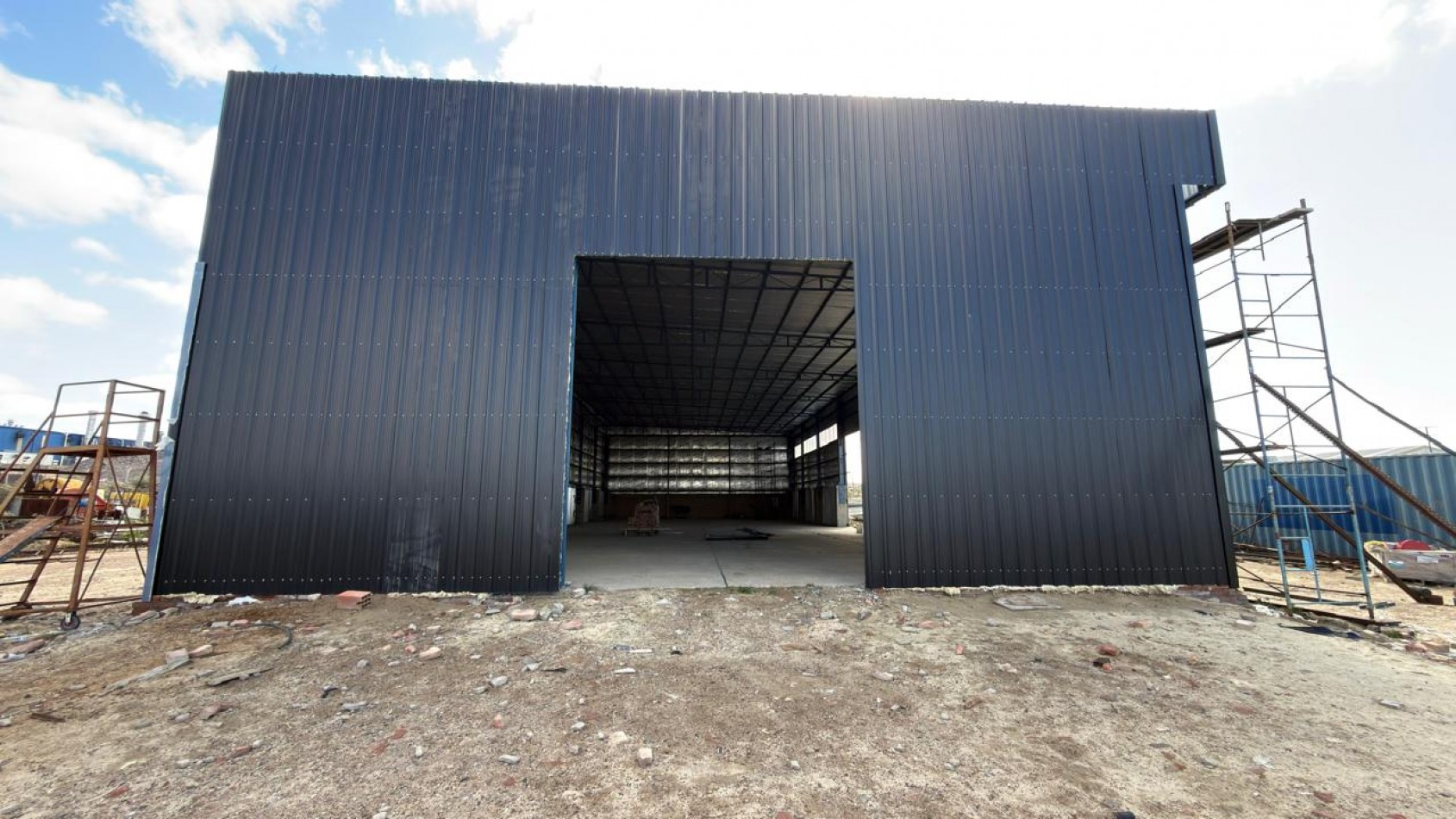GALPON 800 M2 PARQUE INDUSTRIAL - CON SEGURIDAD
