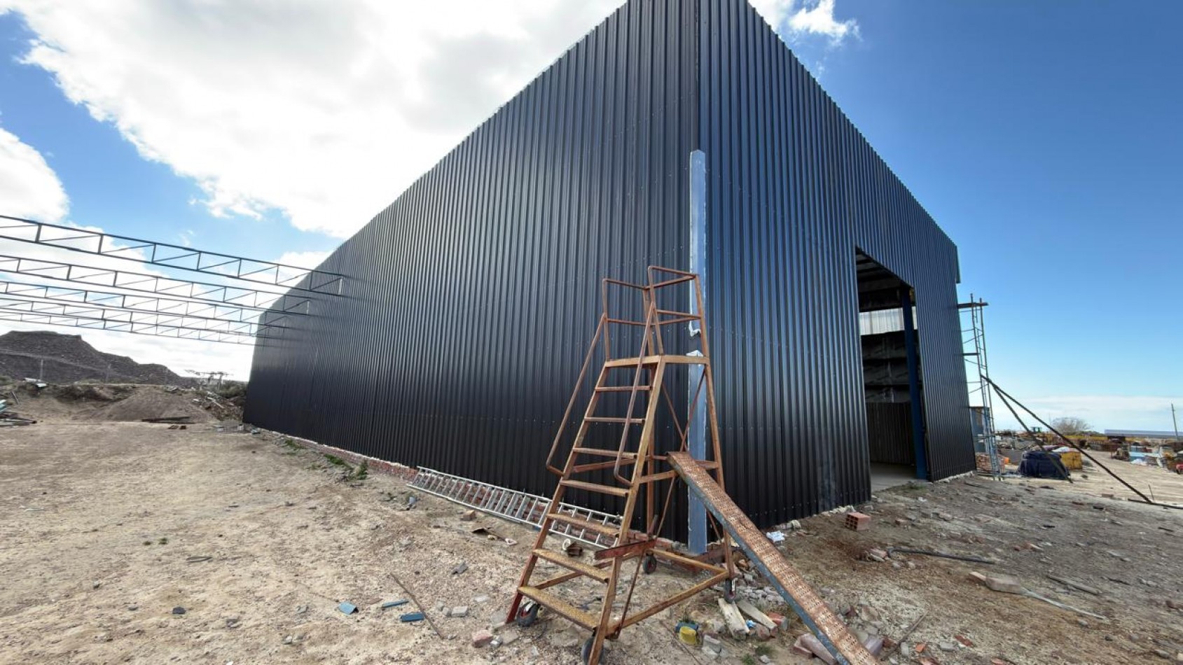 GALPON 800 M2 PARQUE INDUSTRIAL - CON SEGURIDAD
