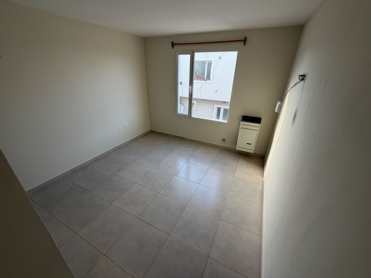 DUPLEX 2 DORMITORIOS CON PATIO EN ZONA SUR 