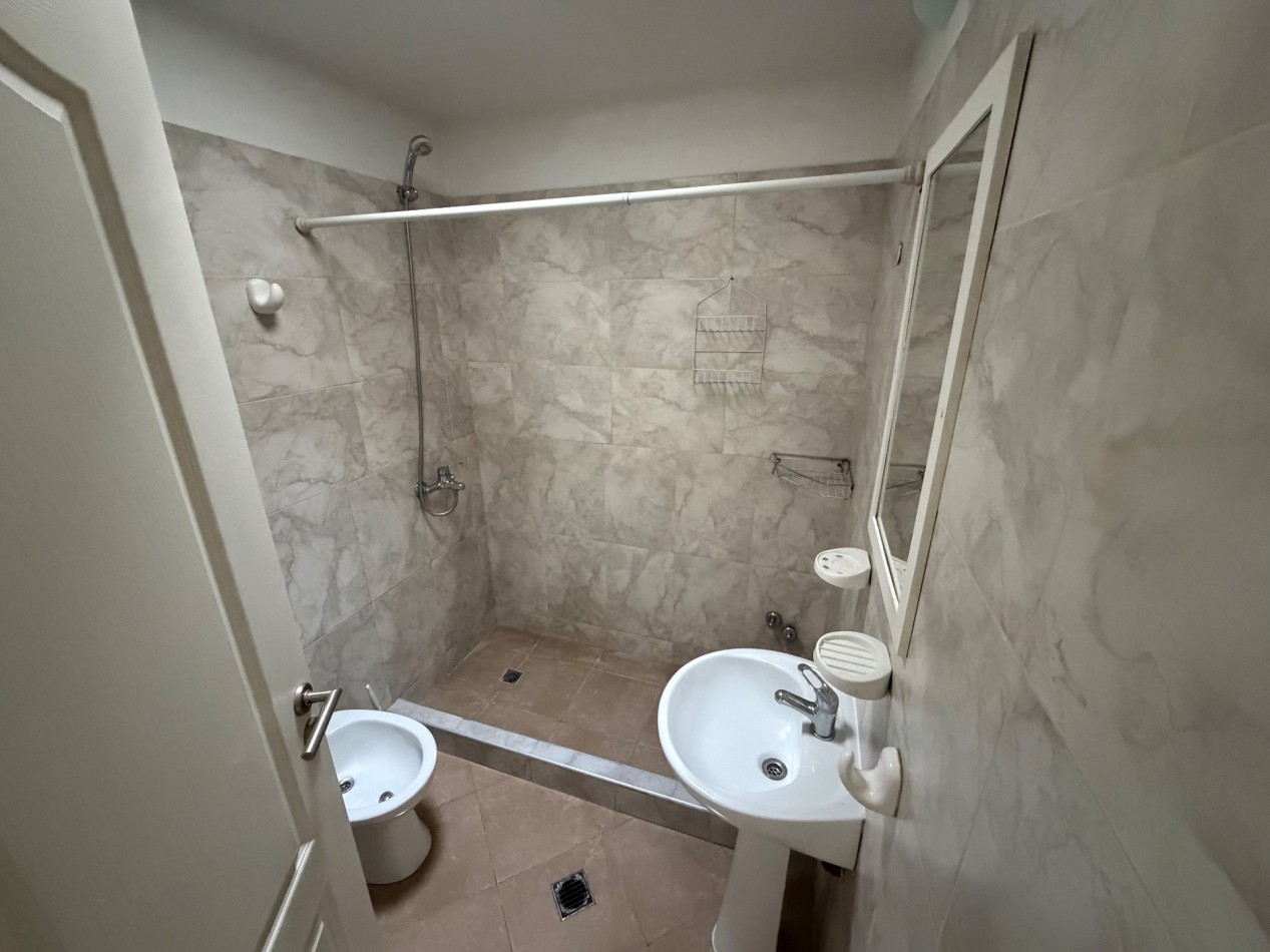 DUPLEX 2 DORMITORIOS CON PATIO EN ZONA SUR 