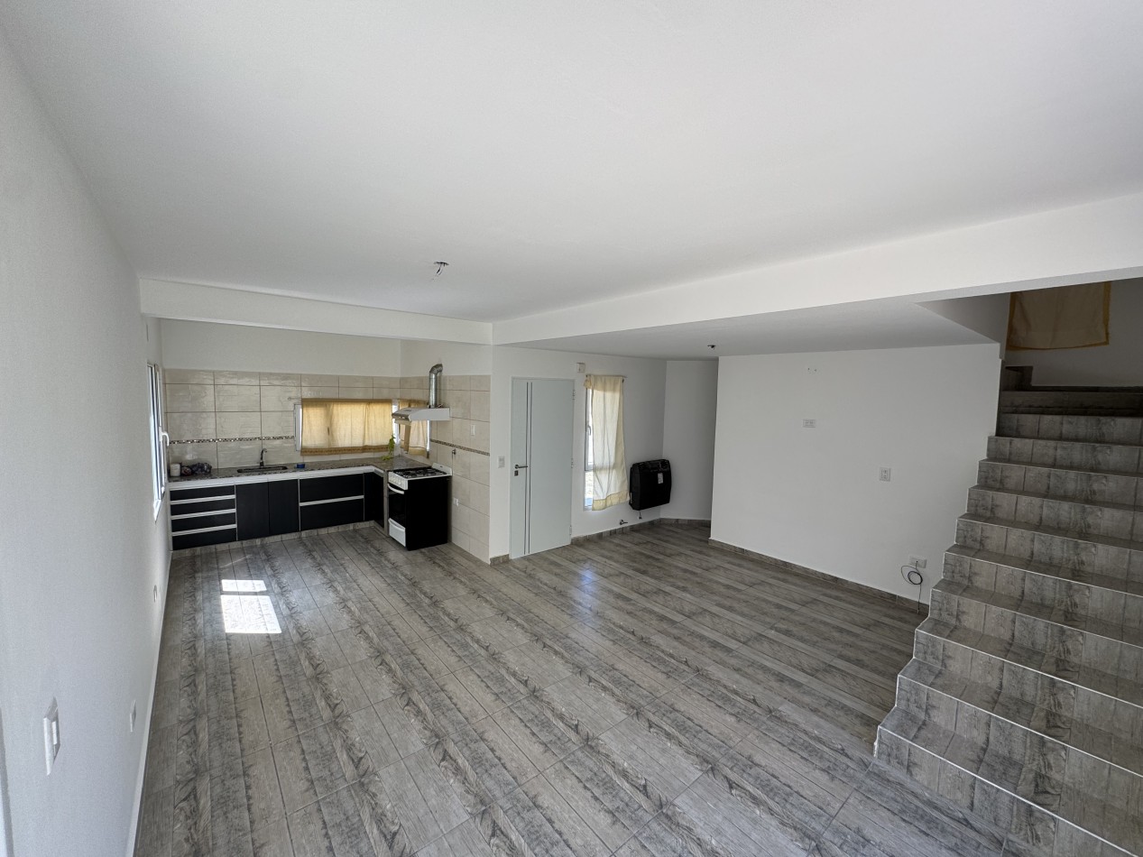 DUPLEX 2 DORMITORIOS CON PATIO