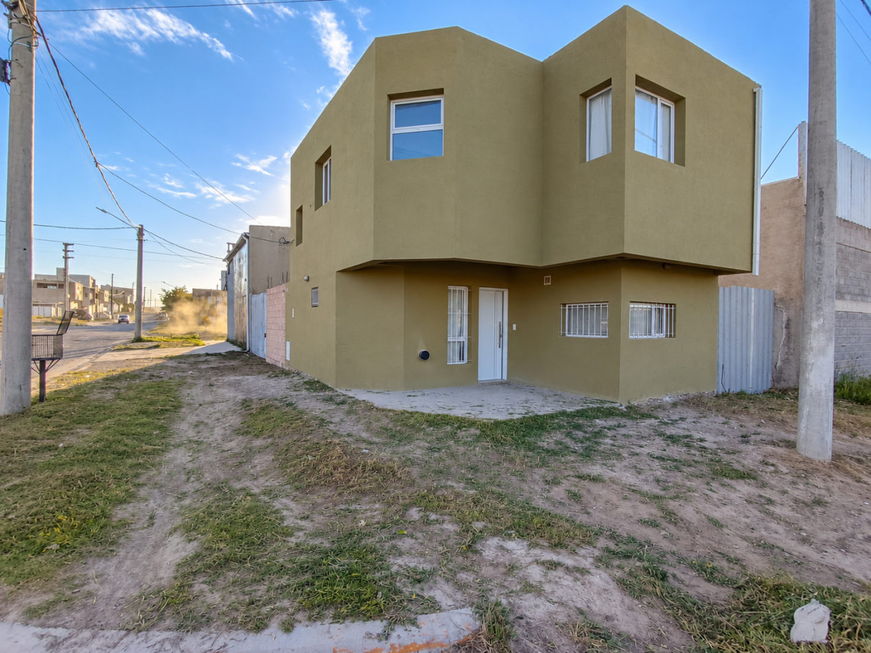 DUPLEX 2 DORMITORIOS CON PATIO