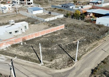 TERRENO EN ESQUINA CON TODOS LOS SERVICIOS