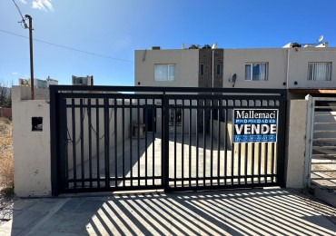 DUPLEX 2 DORMITORIOS CON ENTRADA VEHICULAR